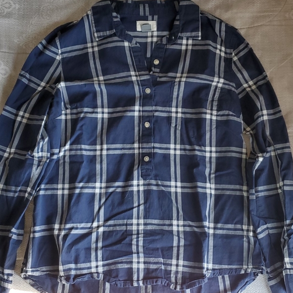 Old Navy button up - Picture 2 of 4